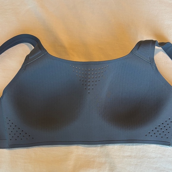 Seamless Pink, Grey, and Black Victoria Secret Sports Bra Set - Picture 10 of 13